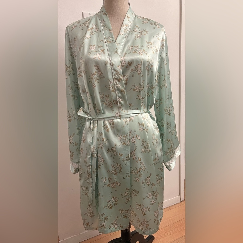 Jones New York Women’s Floral Satin Robe L/XL